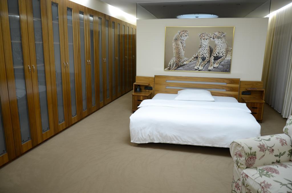 Hotel By Gastroid Ilidža Bagian luar foto