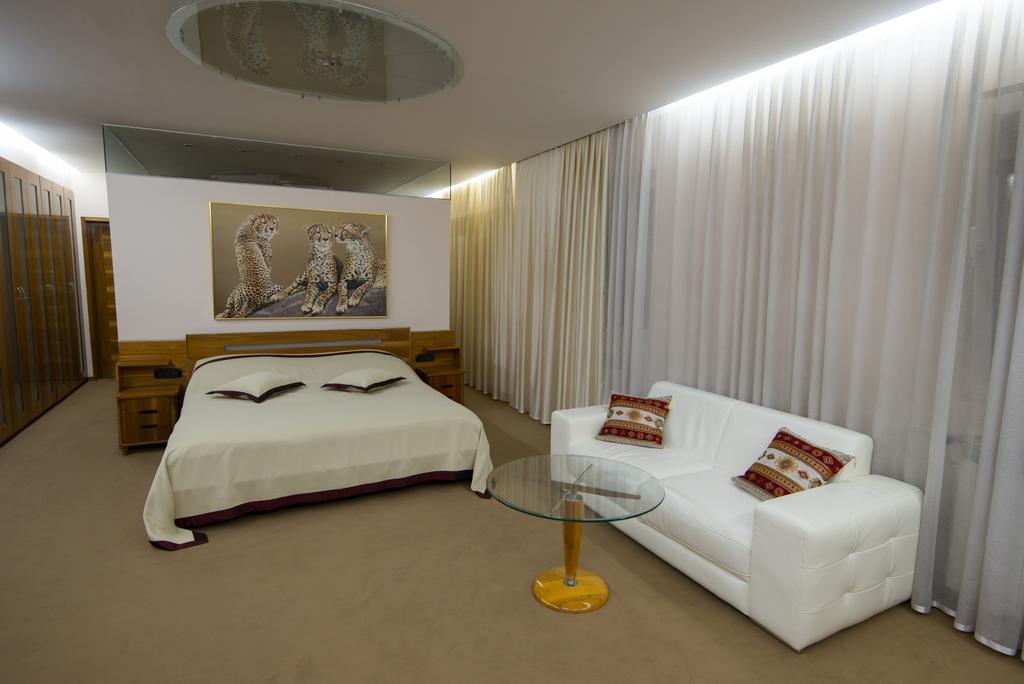 Hotel By Gastroid Ilidža Bagian luar foto