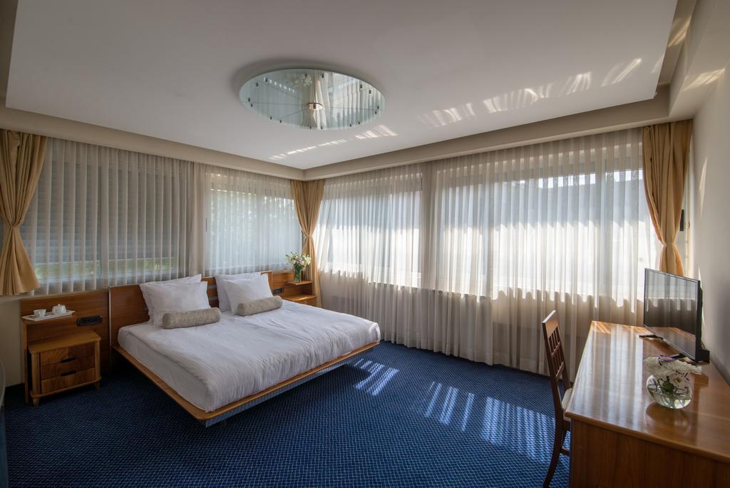 Hotel By Gastroid Ilidža Bagian luar foto