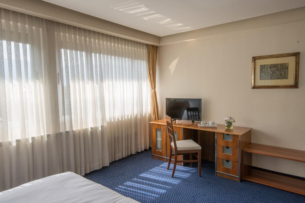 Hotel By Gastroid Ilidža Bagian luar foto