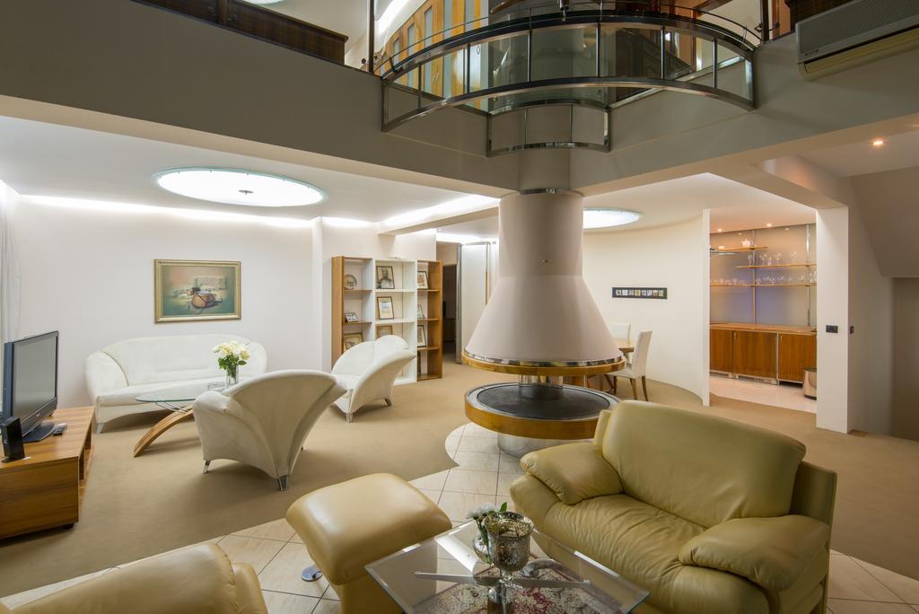 Hotel By Gastroid Ilidža Bagian luar foto